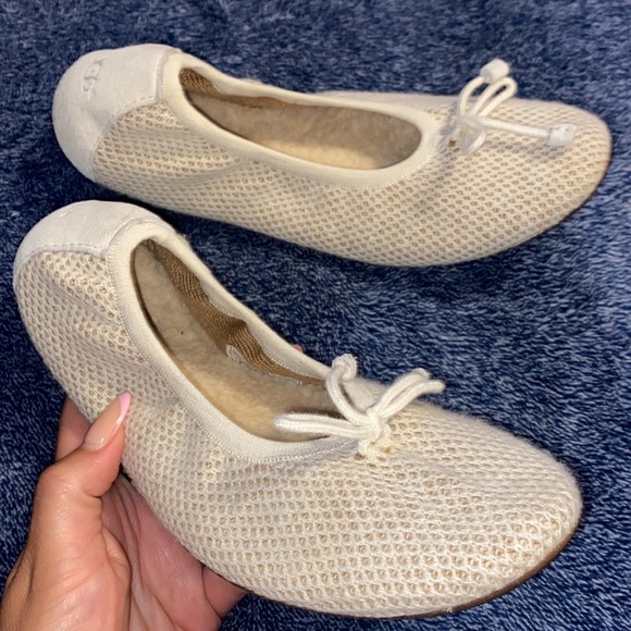 UGG Shoes - UGG Brig ballet flats women’s size 8 beige lightweight and Sherpa lined
